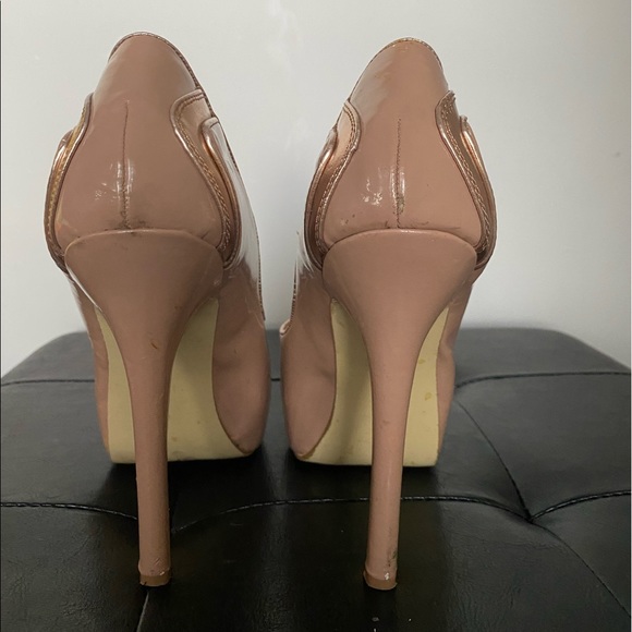 JUST FABULOUS NUDE VINYL PEEPTOE PLATFORM - Size 6 - Picture 2 of 5